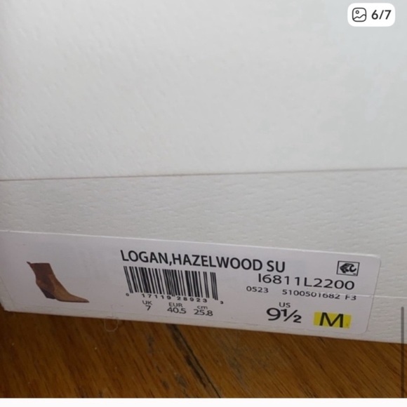 Veronica Beard Brown Suede Block Heels
Logan size 9.5 - Picture 6 of 6